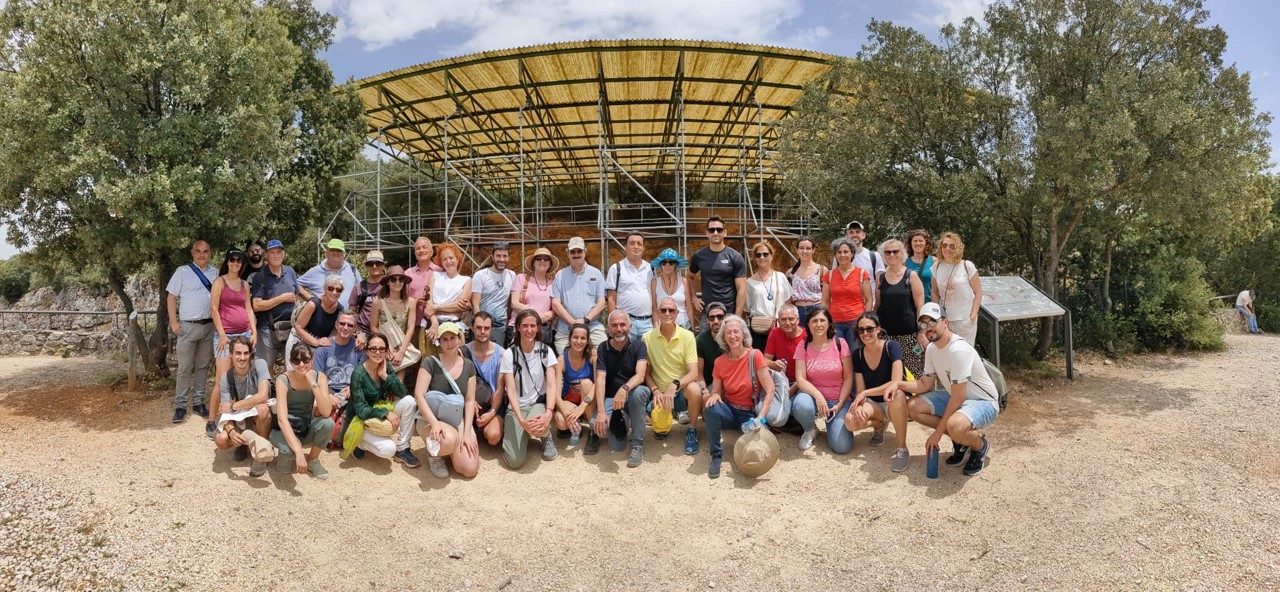 El Profesor Ignacio de Gaspar acompaña a los colegiados de COLVEMA a los Yacimientos de Atapuerca