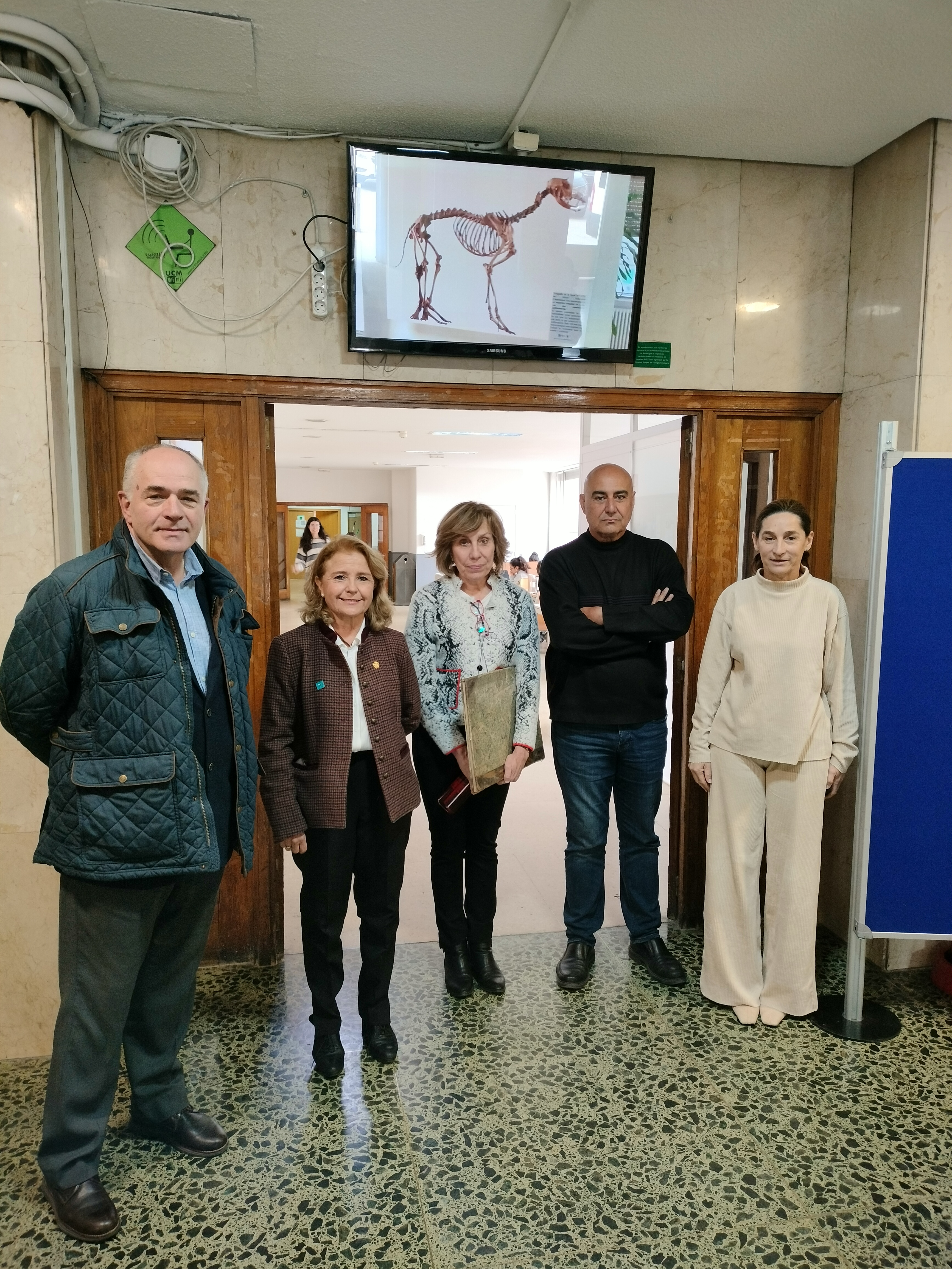 Inauguración en la Facultad de la exposición "Aprendiendo Veterinaria hace 150 años"