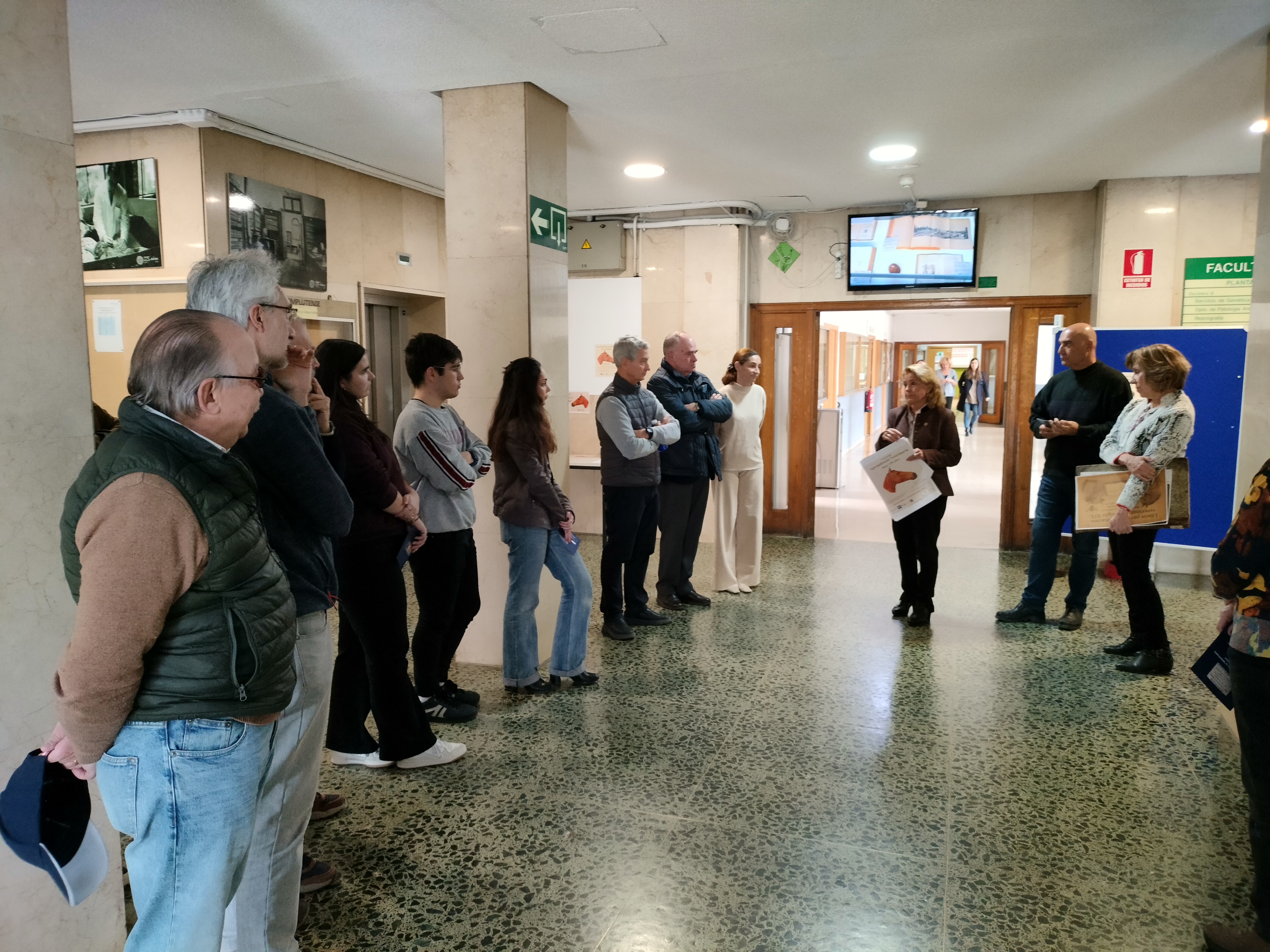 Inauguración en la Facultad de la exposición "Aprendiendo Veterinaria hace 150 años"