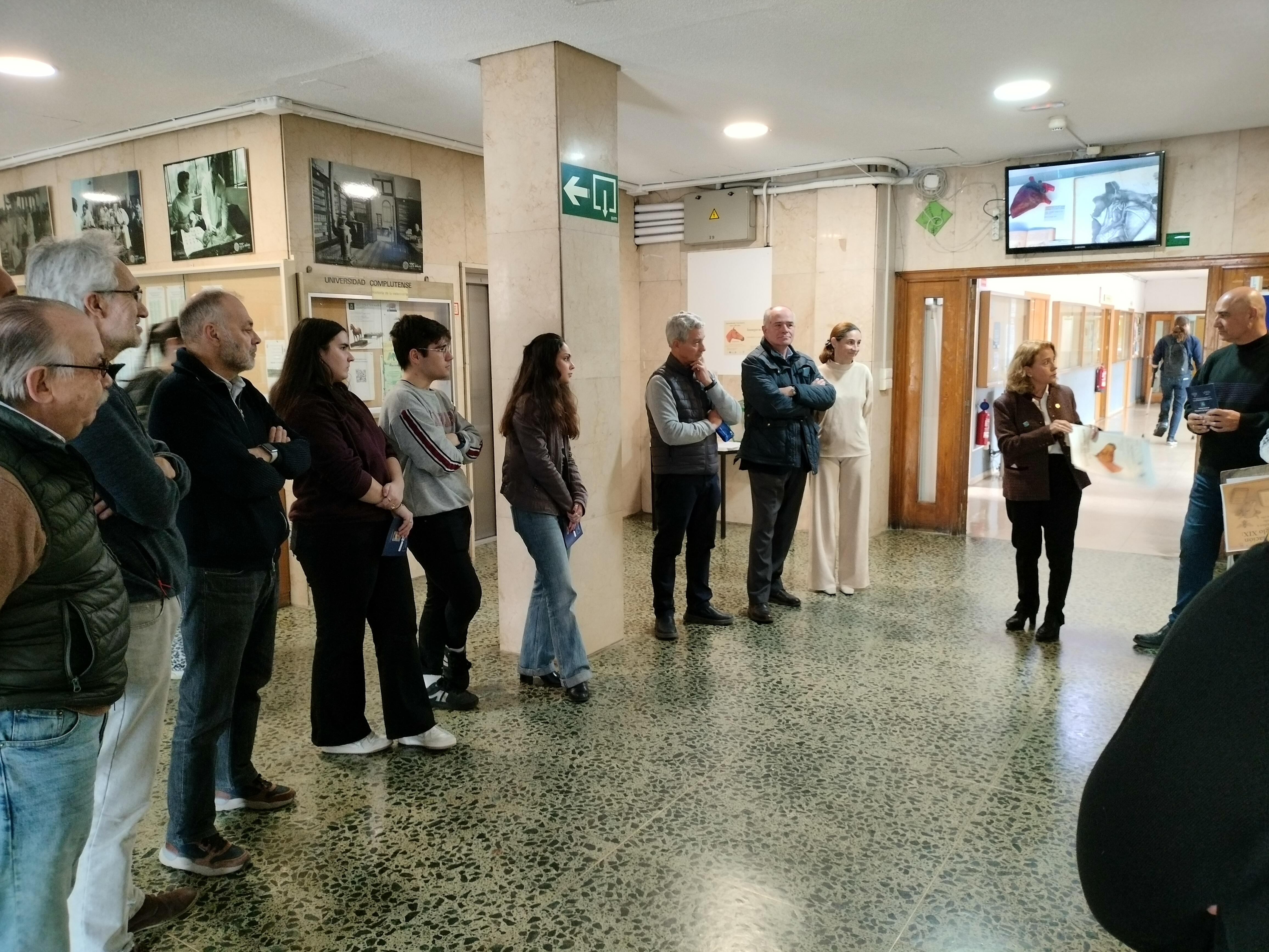 Inauguración en la Facultad de la exposición "Aprendiendo Veterinaria hace 150 años"