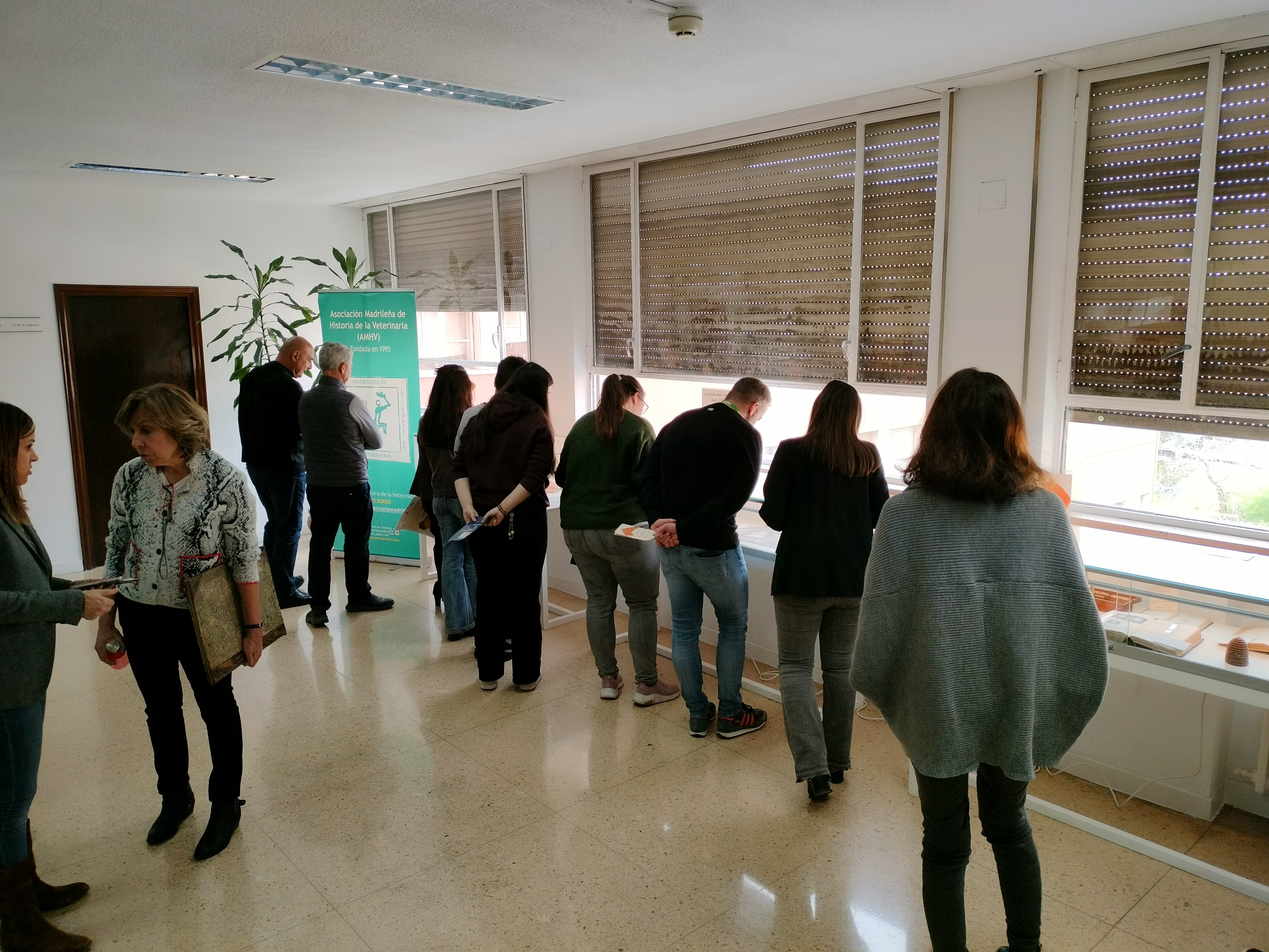 Inauguración en la Facultad de la exposición "Aprendiendo Veterinaria hace 150 años"