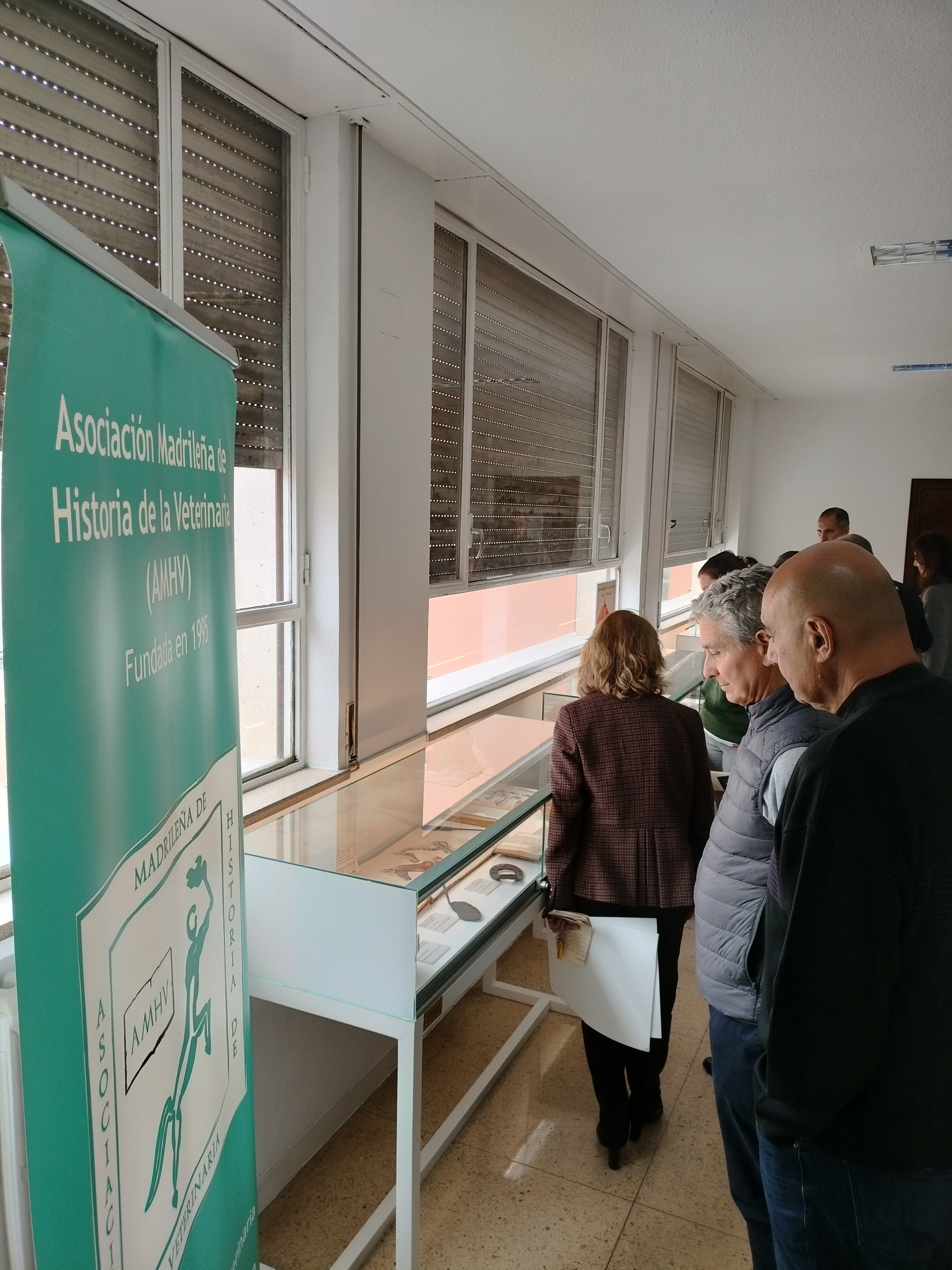 Inauguración en la Facultad de la exposición "Aprendiendo Veterinaria hace 150 años"