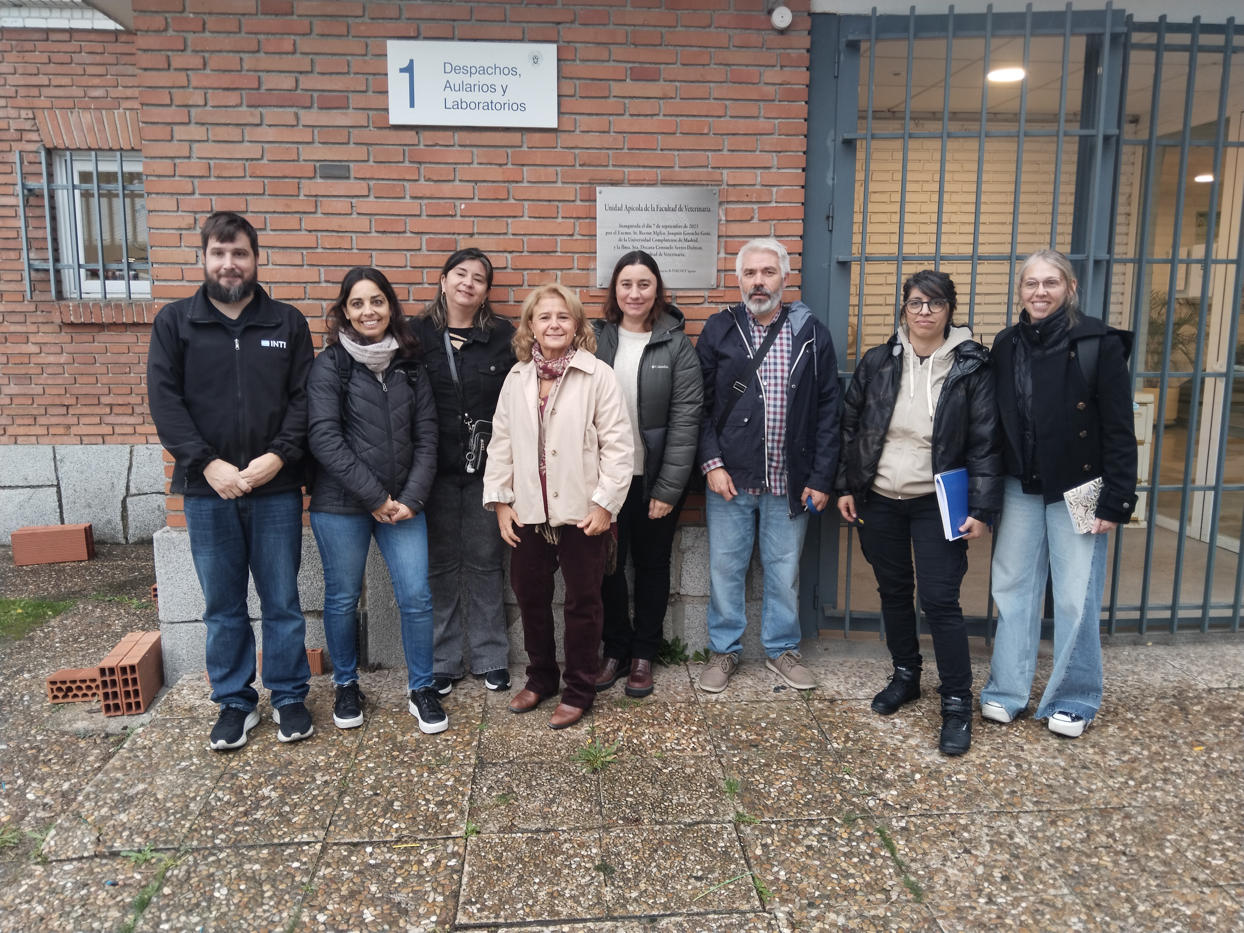 La Facultad de Veterinaria acoge a delegaciones de Argentina y Uruguay para impulsar la innovación y el valor añadido en la cadena apícola - 3